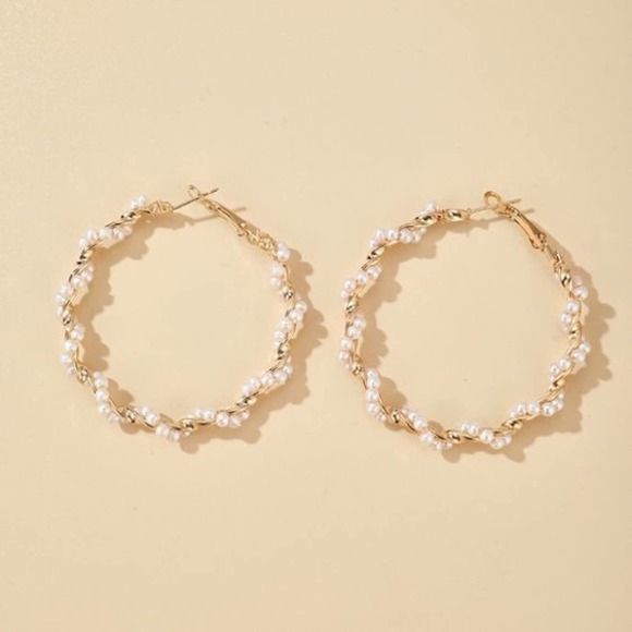 Stunning Pearl & Gold Spiral Hoop Earrings - Picture 4 of 7